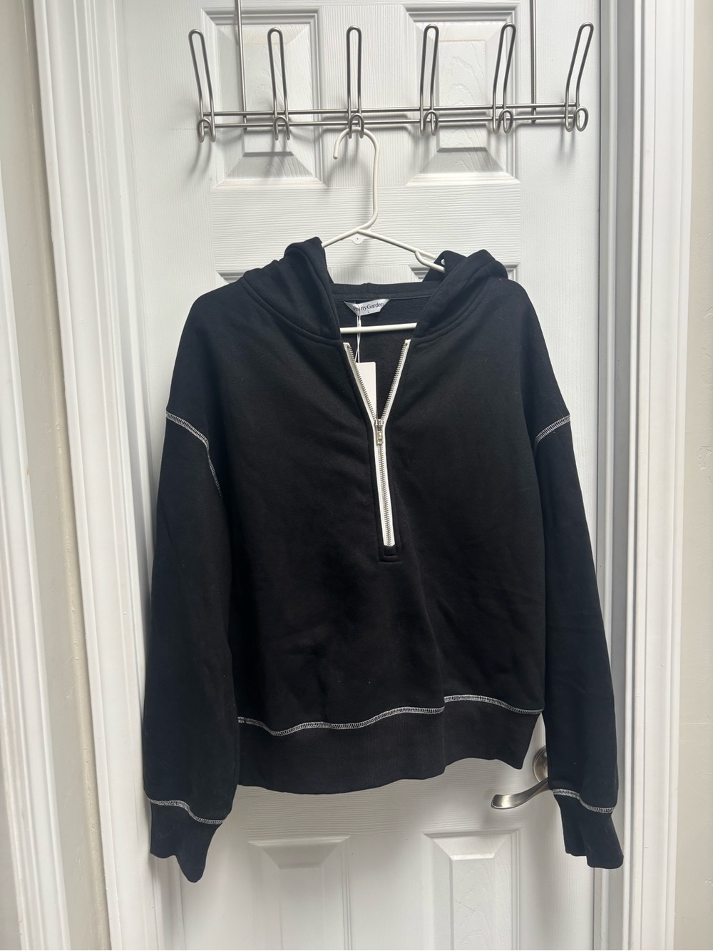 Black Hooded Sweatshirt - Unbranded Women's Cozy Pullover Jacket